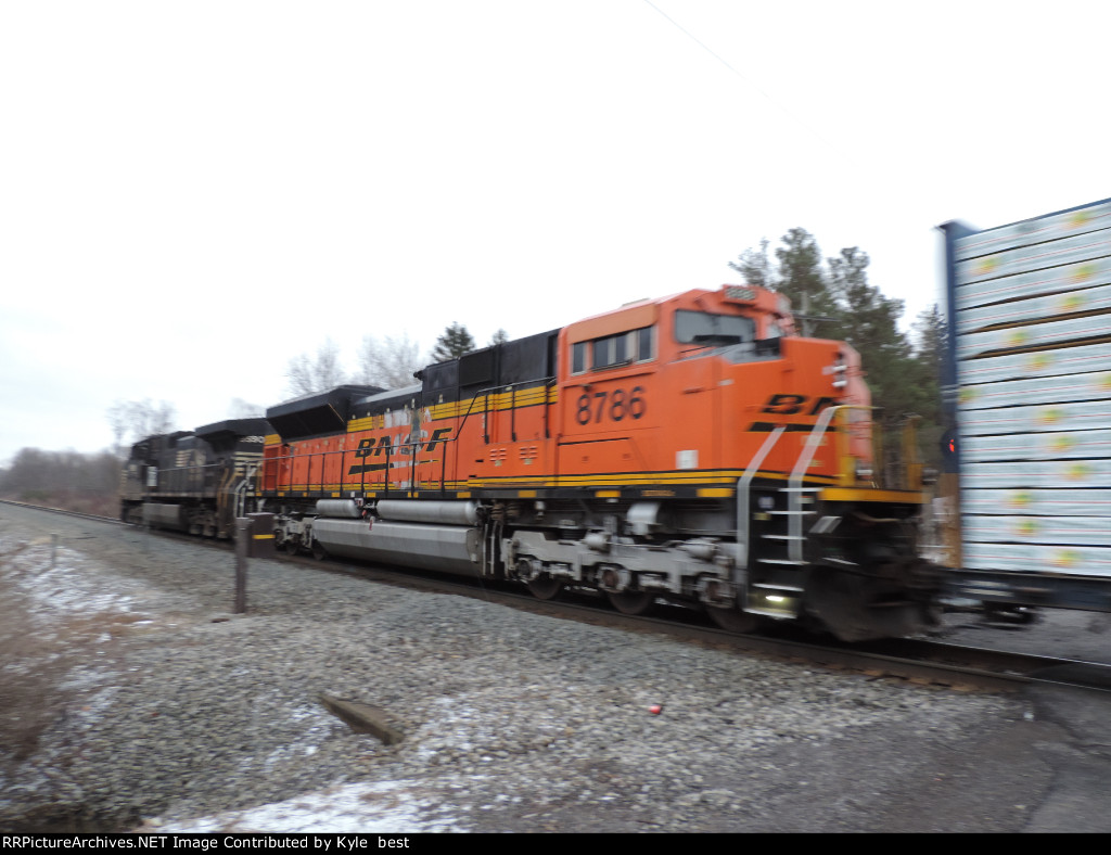 BNSF 8786 on W10